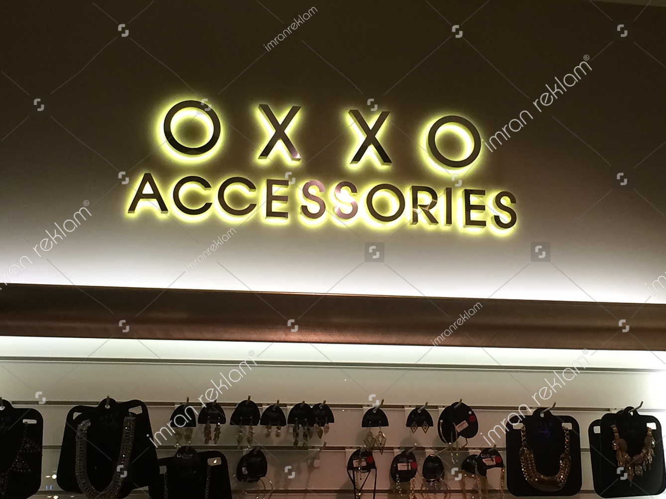 alttan-isikli-krom-harfli-tabela