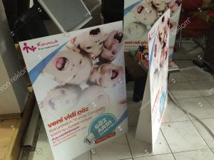 foto-blok-arkadan-destekli-ayakli-reklam