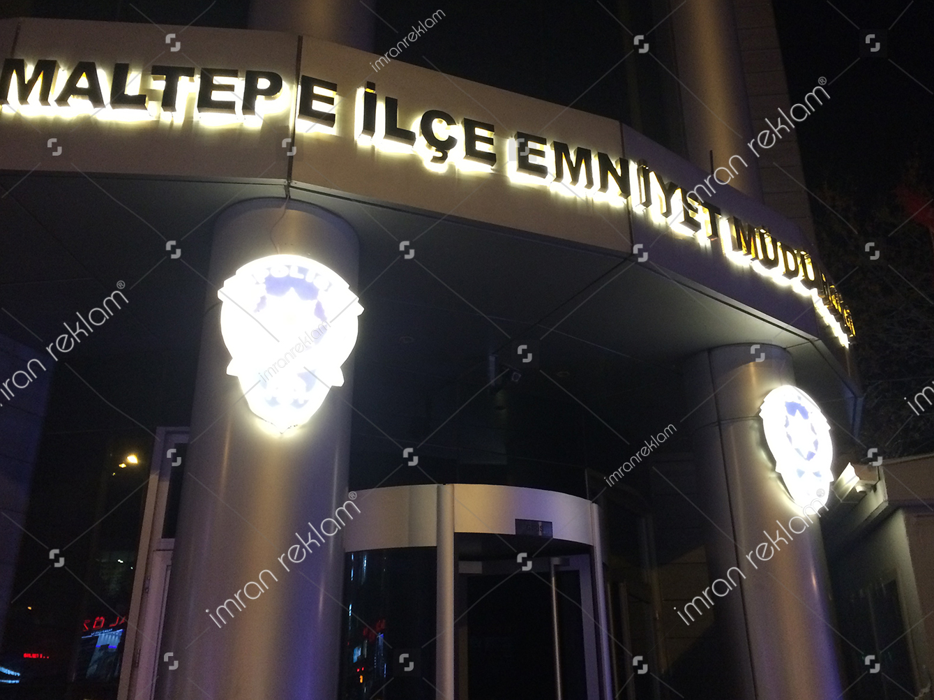 gold-krom-isikli-tabela