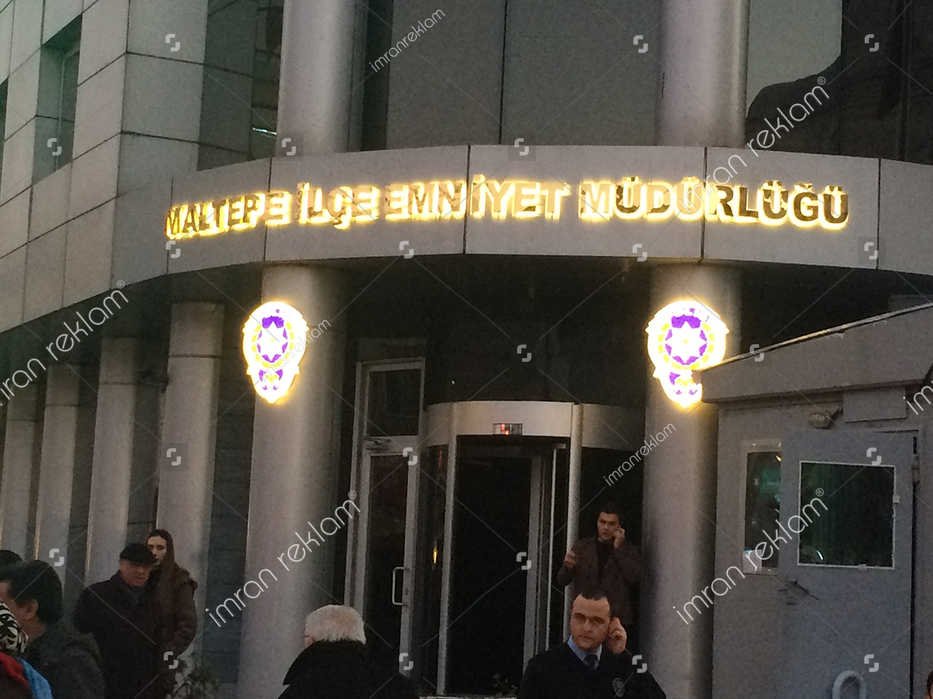 gold--led-isikli-kutu-harfli-tabela-(1)