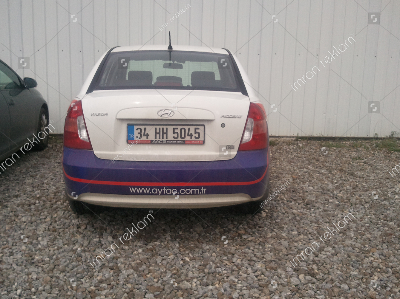 Hyundai accent araç reklam giydirme