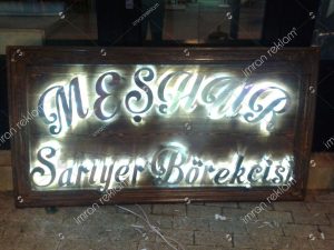 Meşhur Sarıyer Börekçisi Tabelası