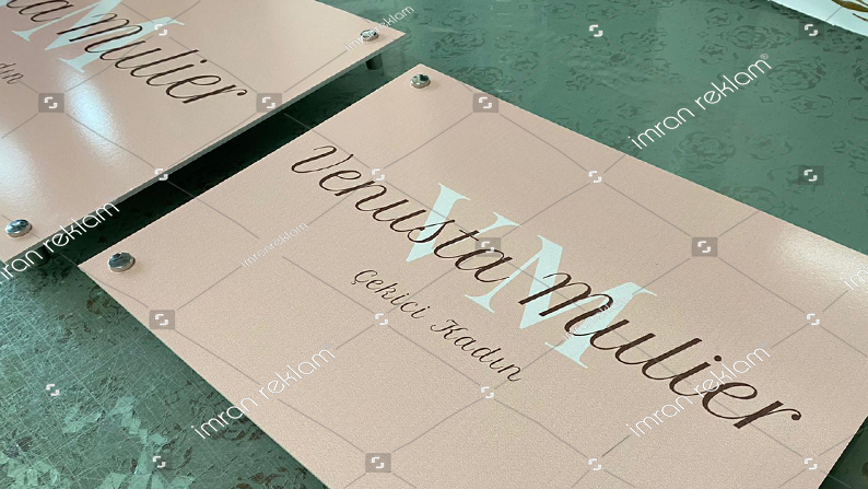 Güzellik Merkezi Pleksi Kapı Tabelası