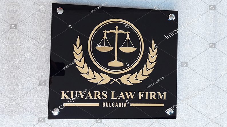 Dekoratif Vidalı Pleksi Avukat Tabelası