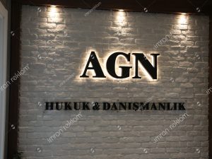 avukatlik-burosu-isikli-banko-tabelasi