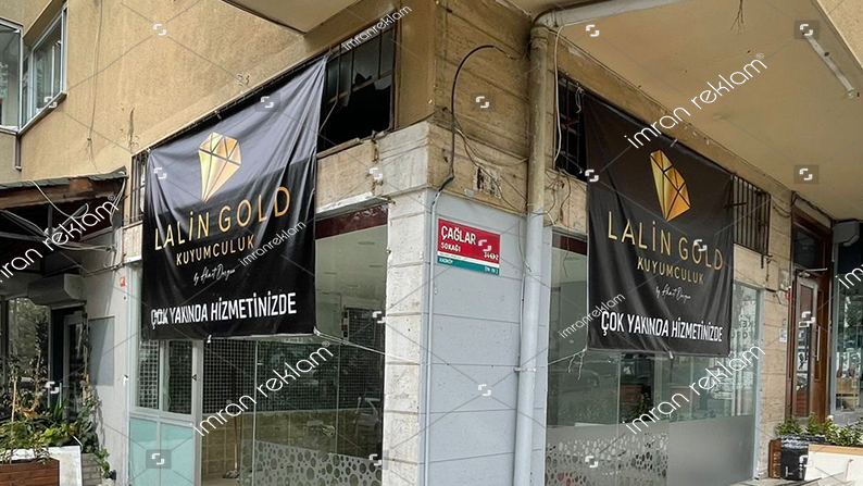 Çok yakında hizmetinizdeyiz afişleri