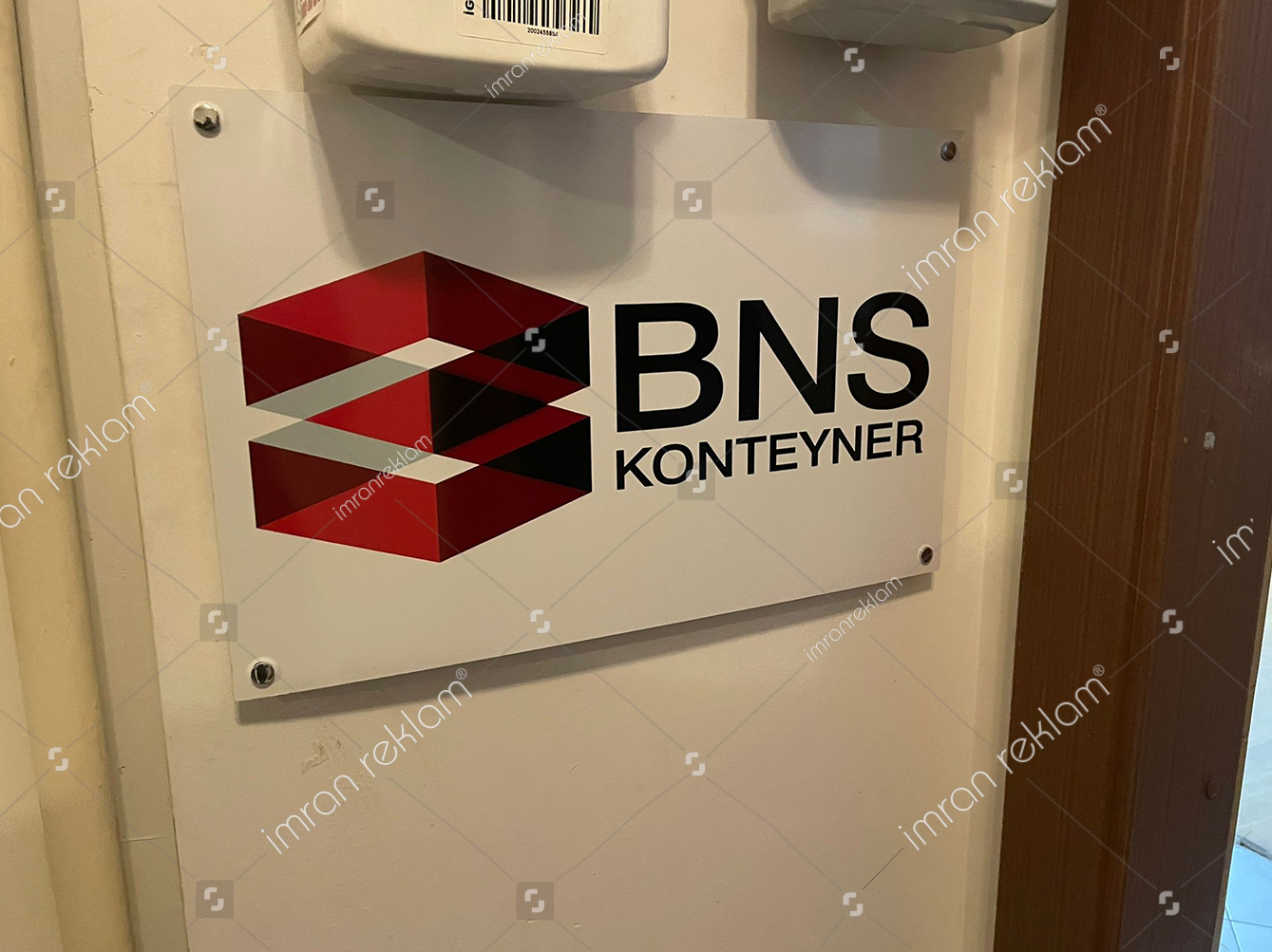 bns-konteyner-pleksi-kapı-tabelası