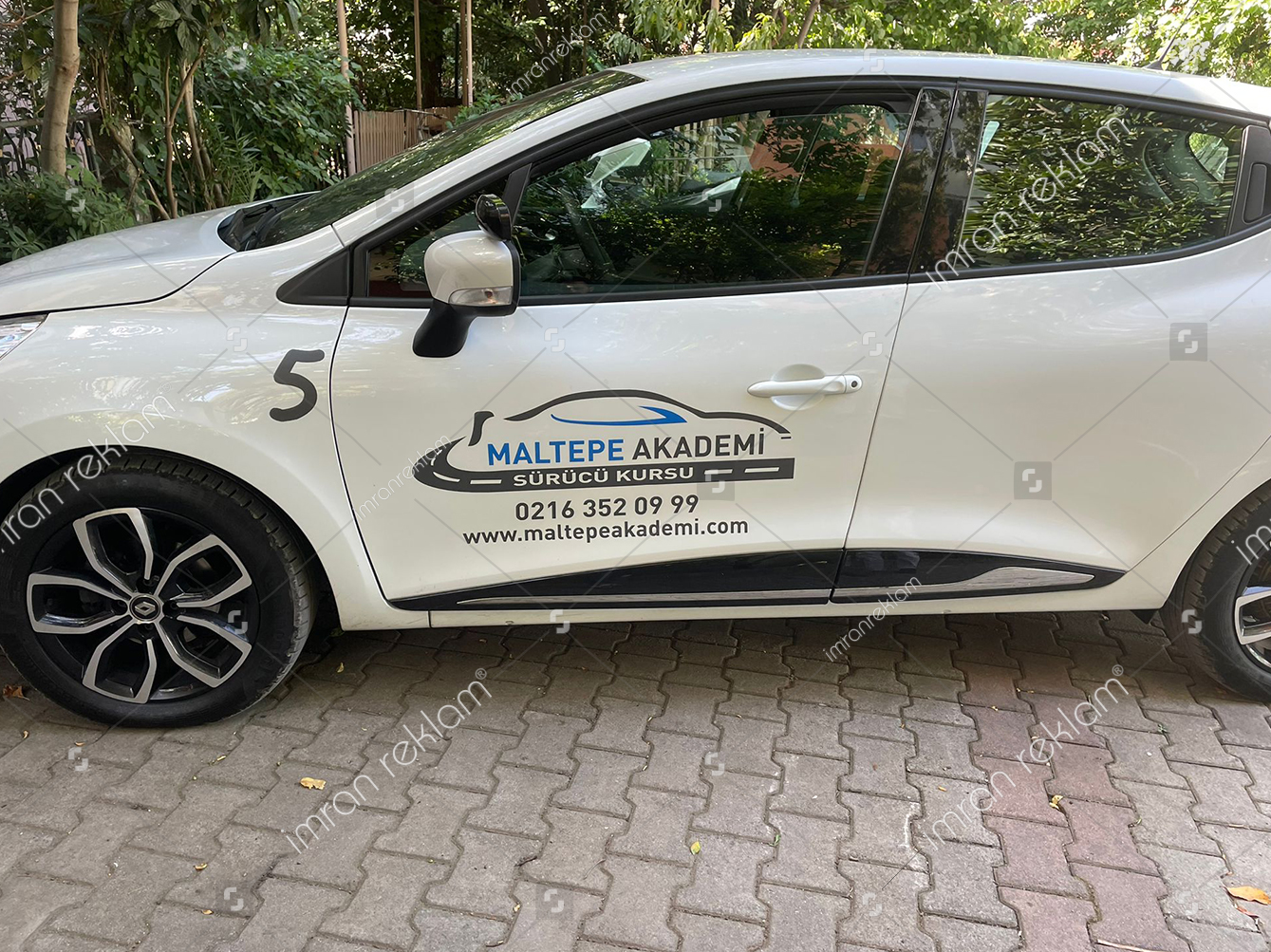 Maltepe Akademi Sürücü Kursu Aracı Logo Kaplama