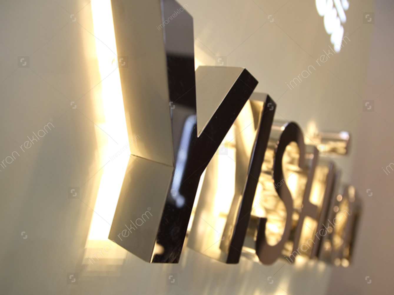 paslanmaz-silver-endirekt-led-ışıklı-kutu-harf-tabela