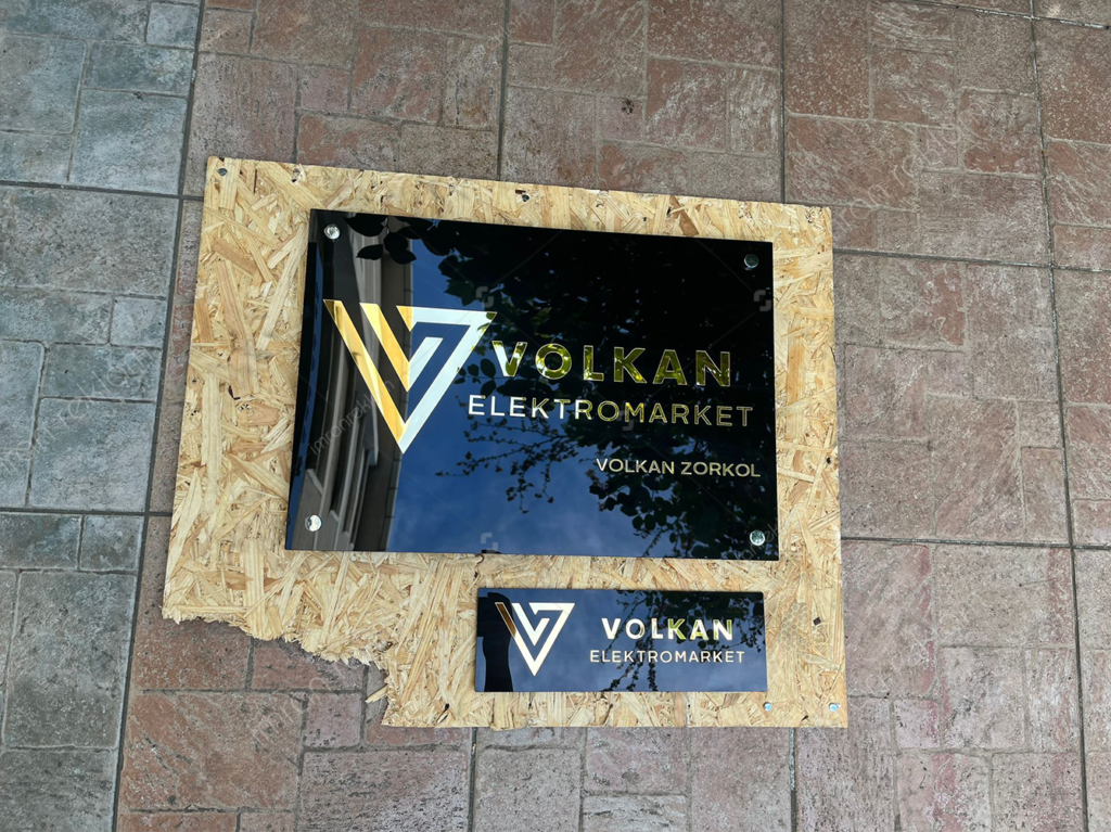 Volkan Elektrik Pleksi Kapı tabelası