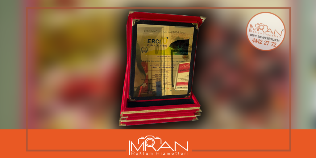 Kırmızı Kadife Kutulu Plaket